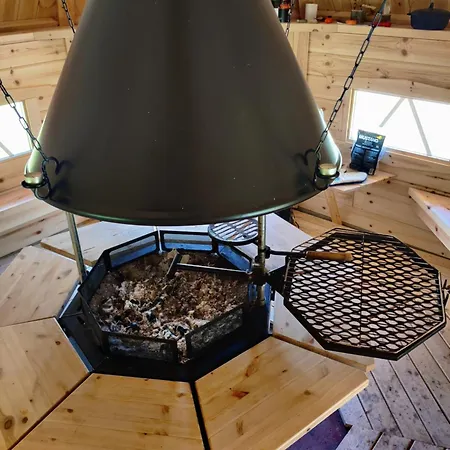 Lomamökit Aapishovi *